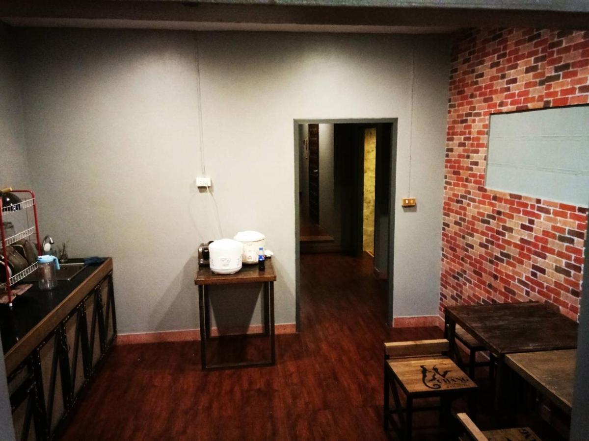Chang Bed And Bar Hostel (Adults Only) Surat Thani Esterno foto